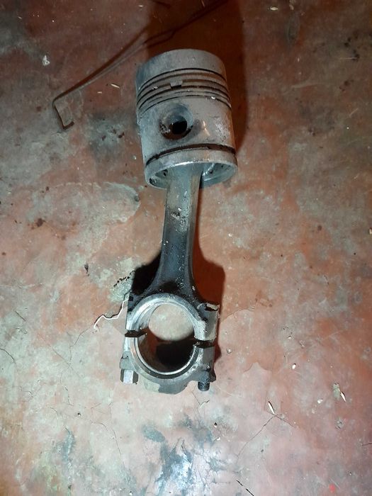 Шатуни до мотора д240