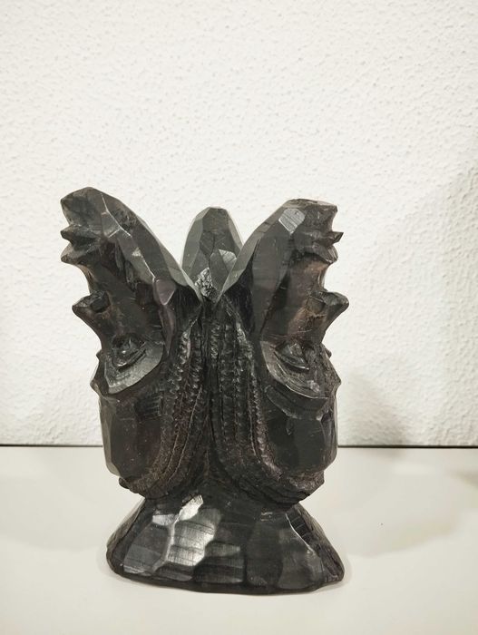 Escultura Africana em Madeira – Peça Artesanal com Três Faces