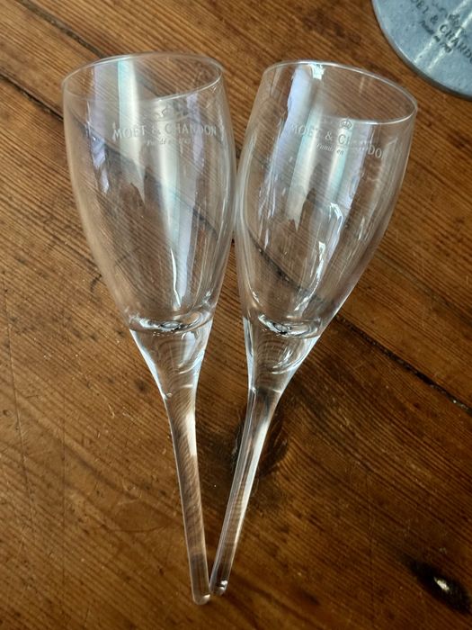 Moêt & Chandon 6 flutes e 12 suportes lindos