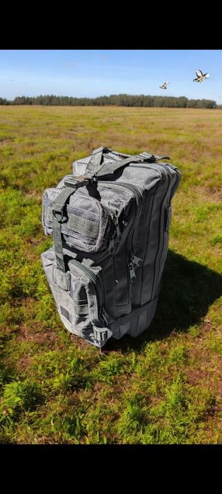 Nowy Plecak turystyczny 35 I czarny militarny Wojskowy Pojemny DUŻY