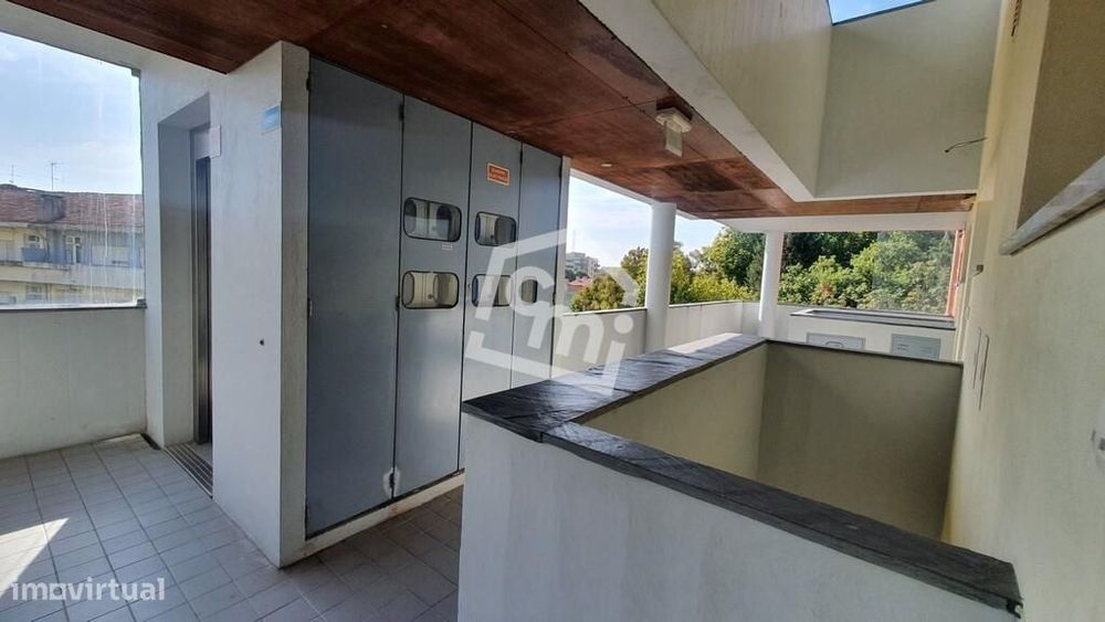 T0 com garagem em Paranhos