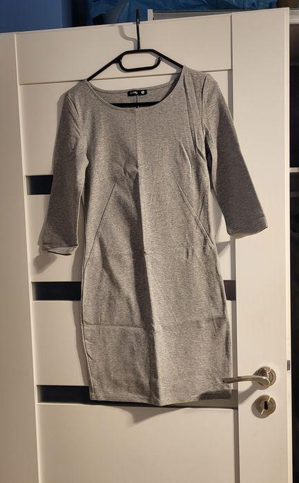 Dopasowana sukienka S Sinsay