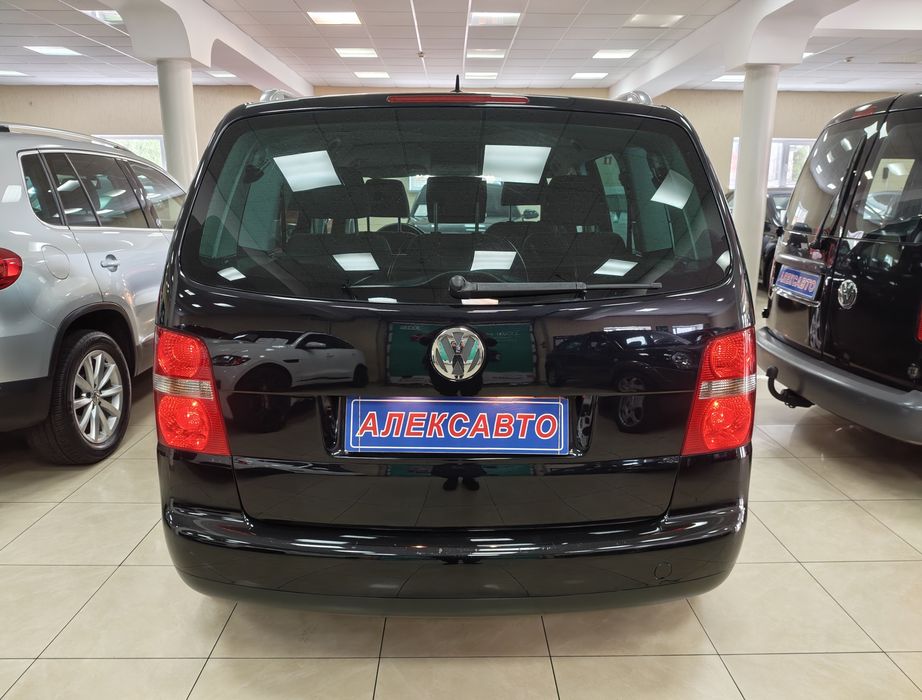 Volkswagen Touran 1.6МРі 8V 5МКПП 2006 р.в. (102 к.с.)