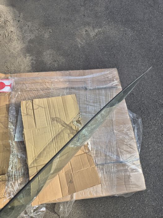 Скло стекло бокове Volvo xc90