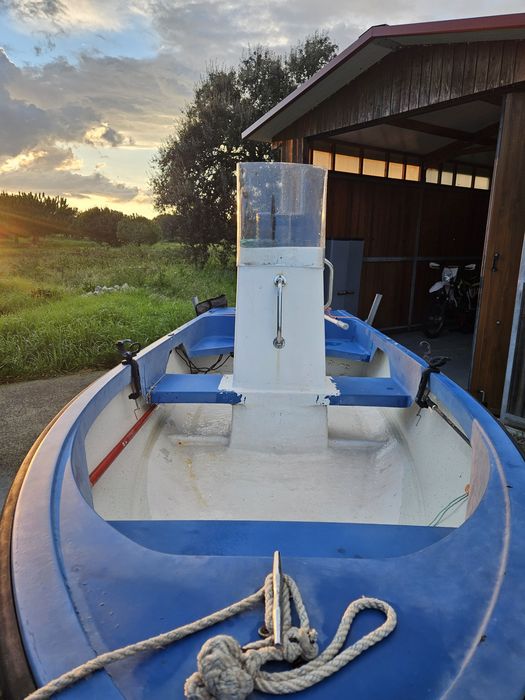 Vendo barco ockelbo 4,15m com motor Honda de 8cv e atrelado!
