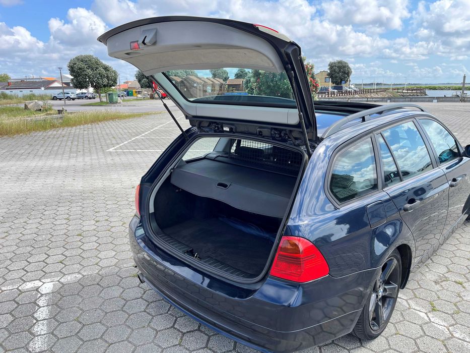 BMW 320i Touring (GPL) – Teto Panorâmico – Económica e Fiável