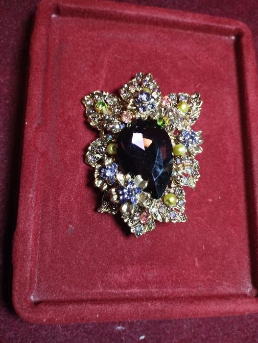 Дворцовая брошка "Анжелика"- символ Успеха, США