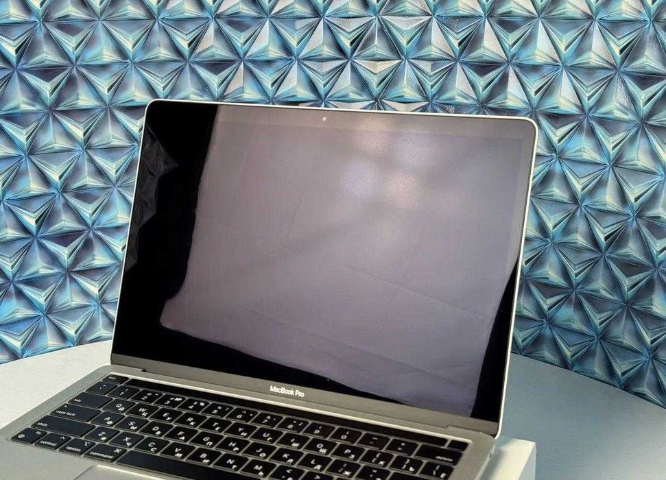 MacBook Pro 13 2022 M2 8Gb 256Gb