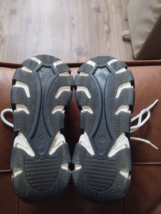 Tênis Bamburi quase novo