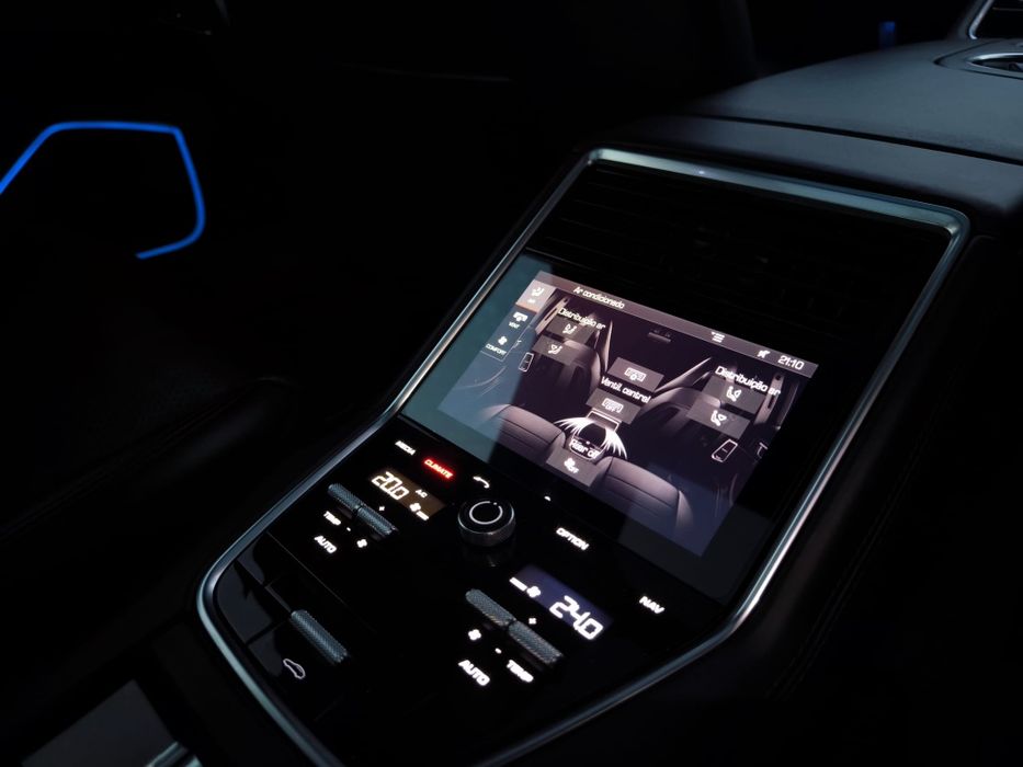 Porsche Panamera 4