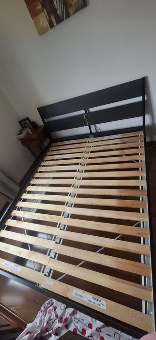Cama de casal sem colchão