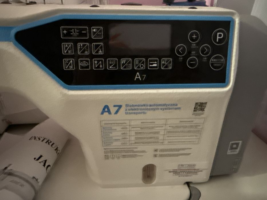 Sprzedam maszyne do szycia Jack A7 + mega duzo gratisow