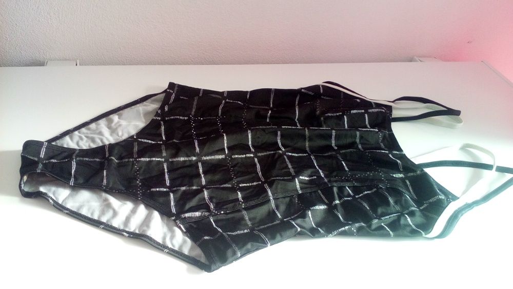 Na piscina ou na Praia? Sinta-se bem!Biquínis e fatos de banho L/XL!