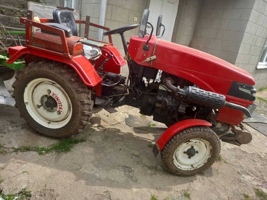 Трактор Сінтай 250