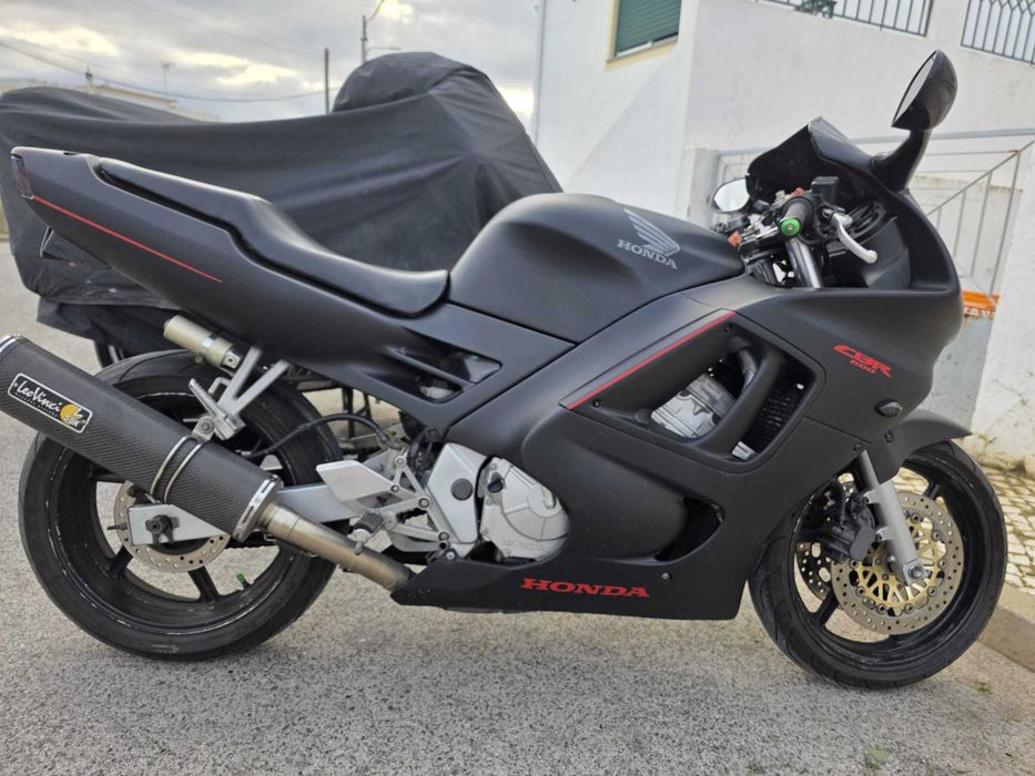 CBR 600 Impecável