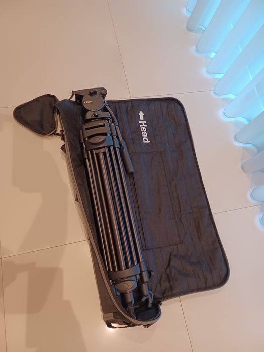 Tripé Libec RT30b com cabeça fluida Libec RH25R e distribuidor de piso