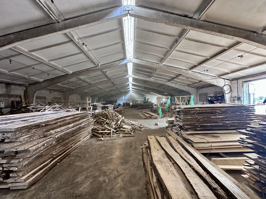 Продам приміщення 1500 + кв.м. Торг