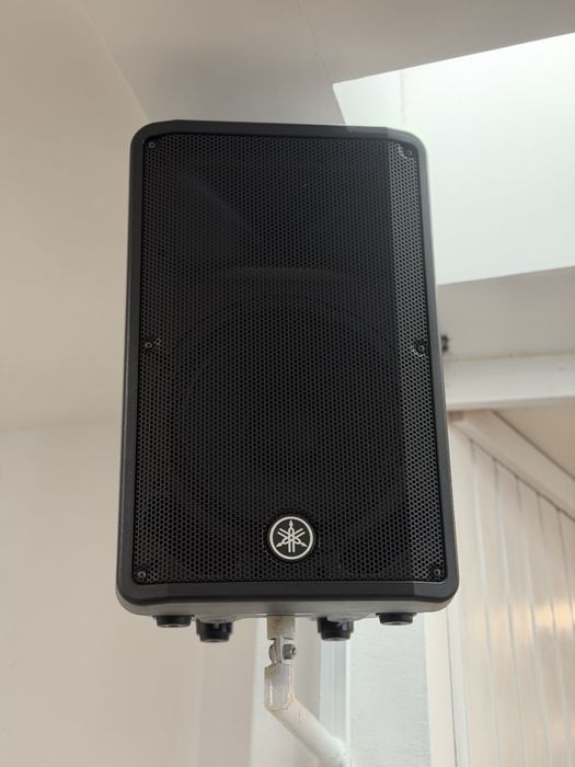 Yamaha CBR12 – Par de Colunas Passivas 12" (700W)