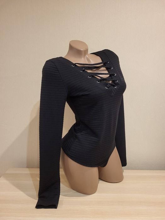 Боді чорного кольору