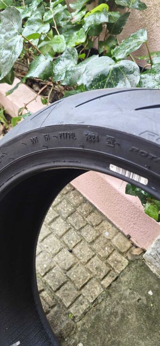 Pneus Pirelli Diablo Rosso 4 (120/55 R17 53W e 180/55 R17 73W)