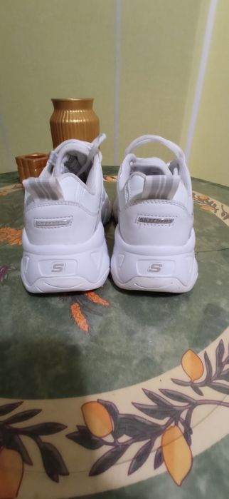 Оригінальні жіночі кросівки Skechers