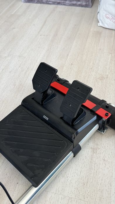 Kierownica Hori wraz z stojakiem stan bdb