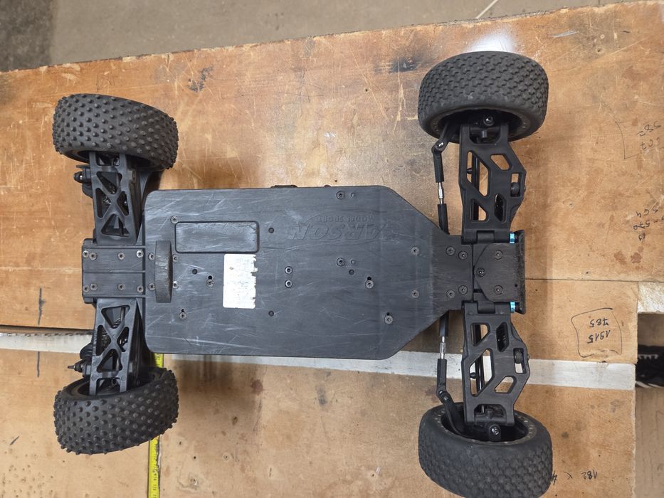 RC Carson Ninja 4×4. Skała 1:10