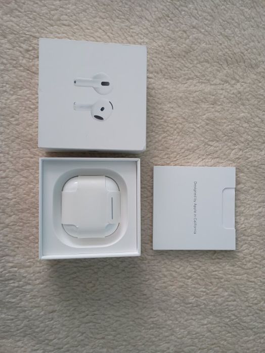 Słuchawki douszne APPLE AirPods 4