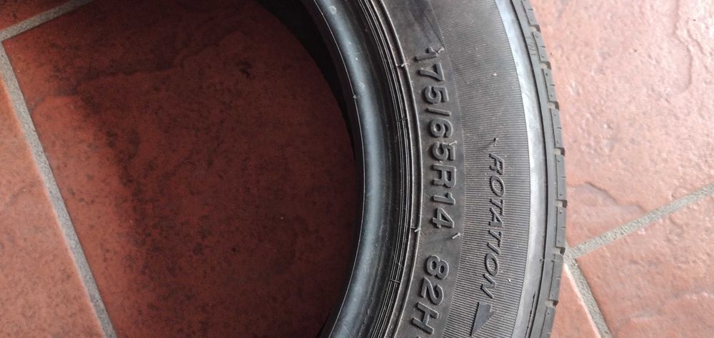 Pneus 215/55R16 e 175/65R14