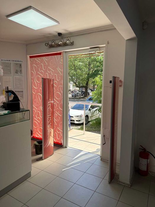 Сдам фасадное помещение 61 м², ул. Филатова район площади Деревянко. Без комиссии.