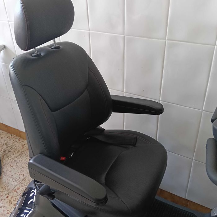 Scooter de mobilidade praticamente nova