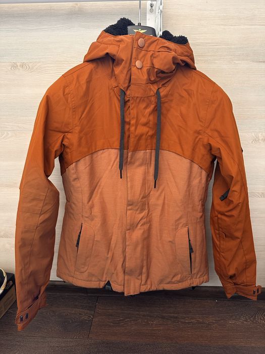 Жіноча куртка 686