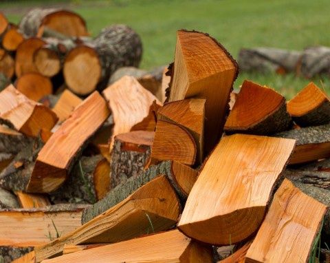 Drewno łupane opałowe kominkowe rozpałkowe grube twarde do pieca opał!