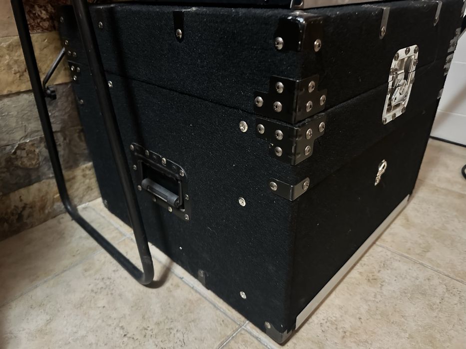 Rack de 3 modulos em muito bom estado.