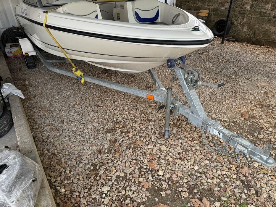 Лодка Bayliner 175