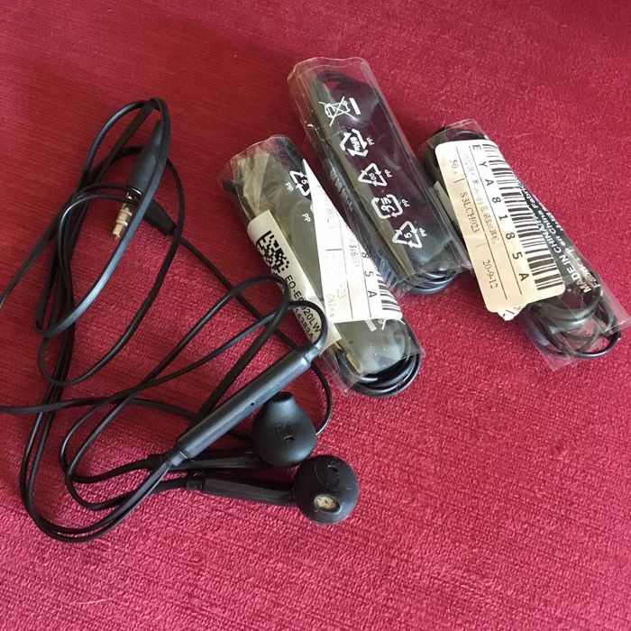 NOVO 4x Auscultador/Auricular de fio, com microfone incorporado