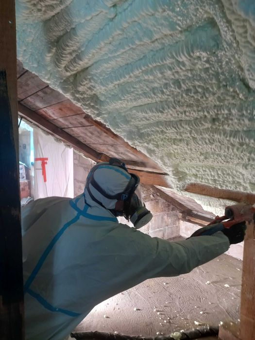 Zamykasz dach? Zrób izolację bez błędów – ocieplanie pianą PUR