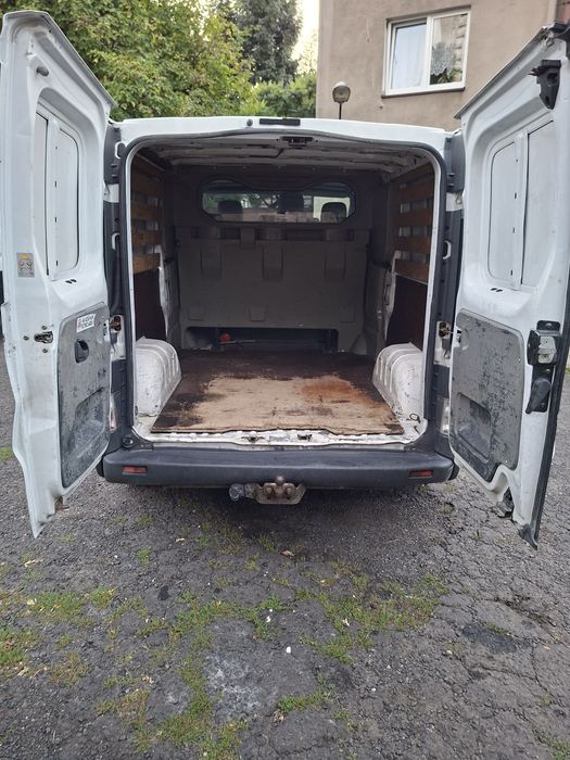 Opel Vivaro Long Brygadówka 6 osób Klima