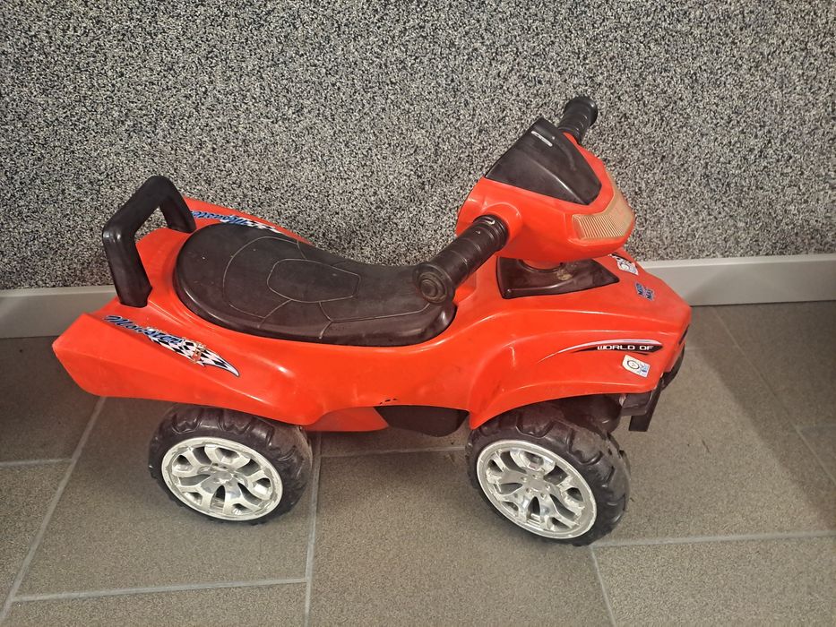 Autko dla dziecka quad, na pedaly new beetle