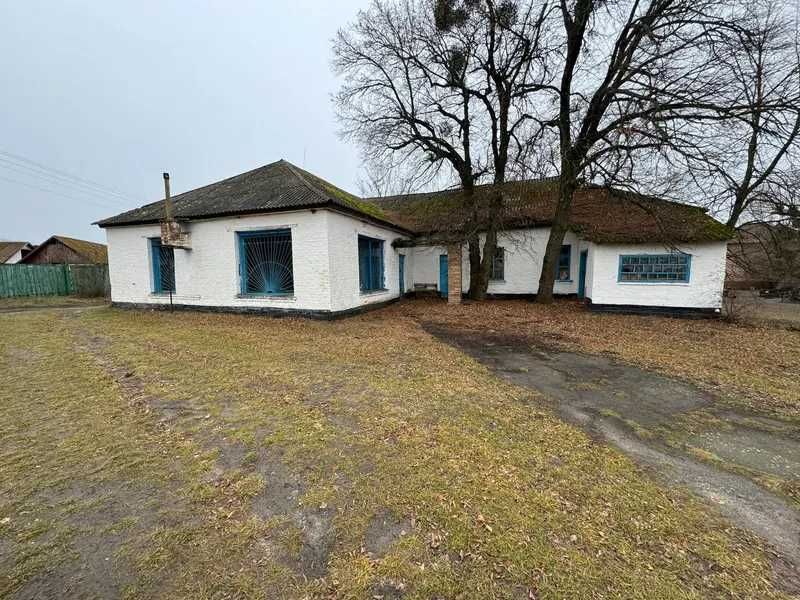 Нежитлова будівля, 244,5 кв. м, пров. Б. Хмельницького, 2