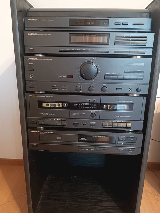 Wieża stereo Hi-Fi marki Universum