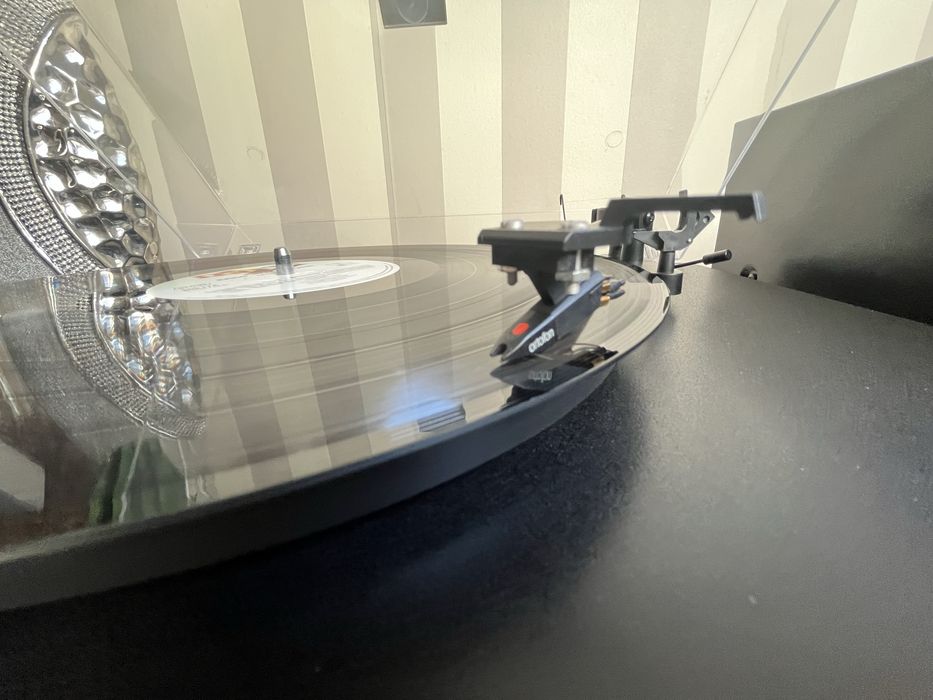 Gramofon Pro-Ject Debut II