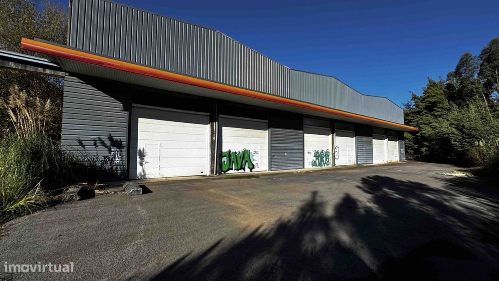 HUB Logístico (16 armazéns) em Vila Nova de Gaia para Investimento