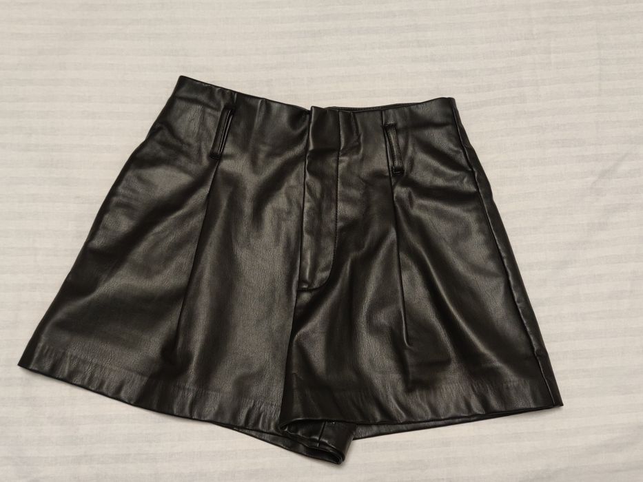 Шкіряні шорти zara