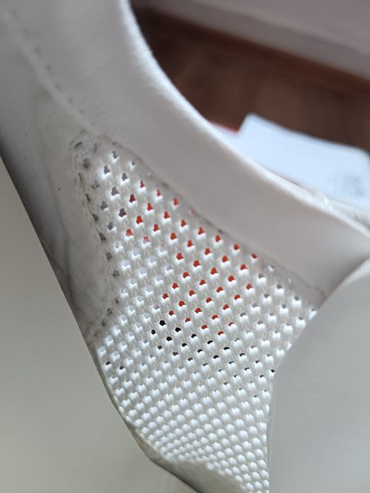 Кросівки Hermes.