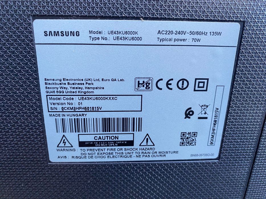 Smart TV Samsung UE43KU6000 com defeito no ecrã