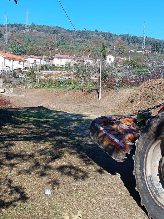 Trabalhos de Giratória/ entulhos/limpeza de terrenos/trabalhos agrícol