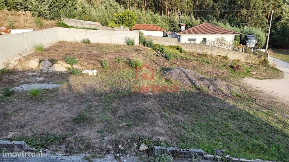 Terreno para Construção com 1000m2 em São Salvador do Campo, Santo Tir