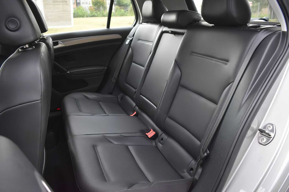 Volkswagen Golf      2015