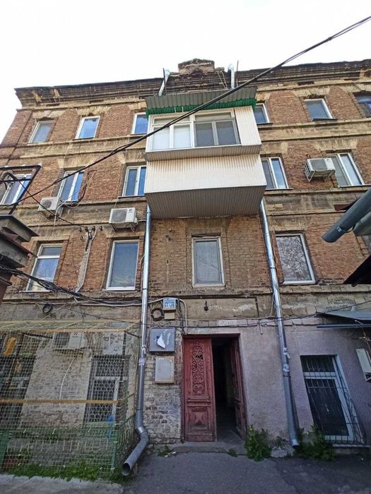 Продам 1-кімнатну квартиру + додаткове приміщення на Молдаванці!